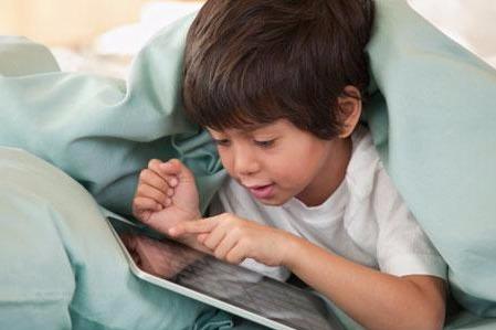 再次强调！别再给孩子玩手机了，这些危害超出你的想象！