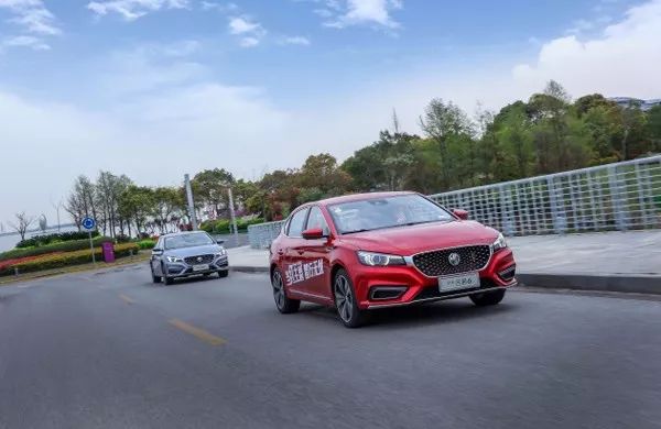 最热销的运动性轿车!比思域加速快,顶配仅卖1