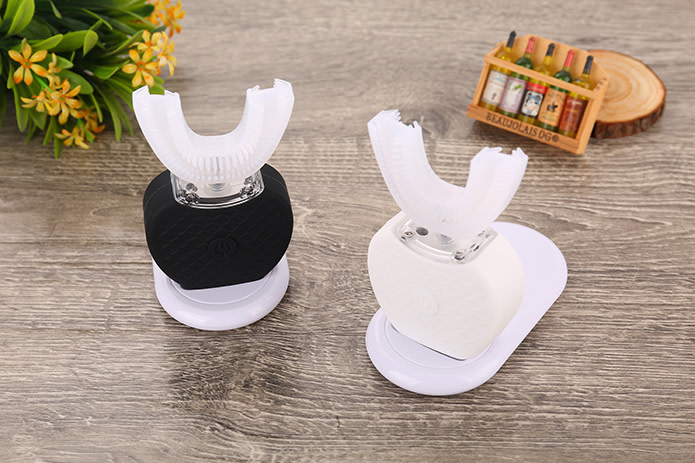 意酷品:牙套造型的电动牙刷见过吗?10秒完成刷牙