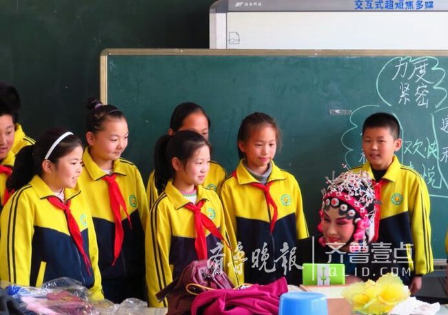 山东梆子《墙头记》走进校园