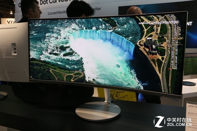 是抱大腿吗？电竞显示器被掰弯的原因在这 