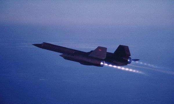 终于来了!歼10c换装国产矢量发动机,速度更快