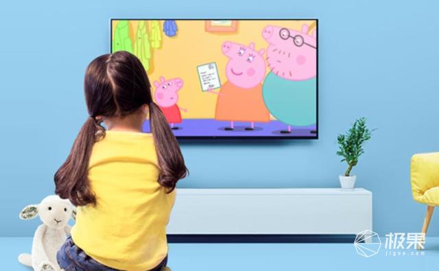 外形小巧的电视果4K发布:AI语音交互,大屏看4