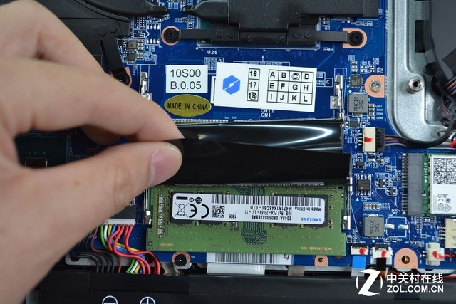 黑色机甲全能电竞 机械革命深海泰坦X8Ti评测 