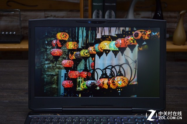 黑色机甲全能电竞 机械革命深海泰坦X8Ti评测 