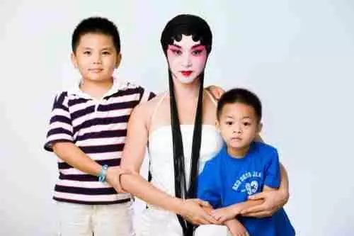 金星:女儿,人格不独立,一切的不会改变