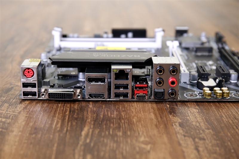 比肩Z370！微星B360M BAZOOKA PLUS主板评测：8代酷睿性价比绝配