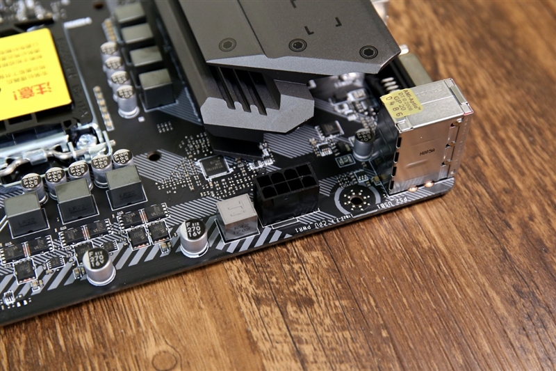 比肩Z370！微星B360M BAZOOKA PLUS主板评测：8代酷睿性价比绝配