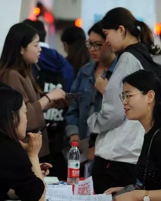 招聘 | 华农校园招聘会 吸引300外地硕士生