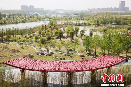 航拍扬州运河三湾 昔日杂乱地长出美丽公园