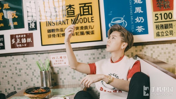 鹿晗亮相《智族GQ》 或用vivo X21拍大片 鹿晗亮相《智族GQ》 或用vivo X21拍大片