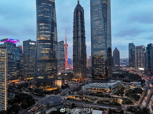 网友晒华为P20 Pro夜拍照 夜色上海景色十分迷