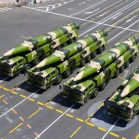 火箭军新列装的DF26被称为“关岛快递” 究竟多强？
