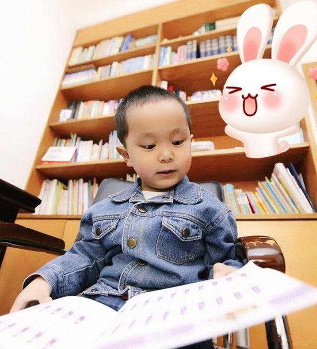 了不起的孩子——大眼萌娃王恒屹