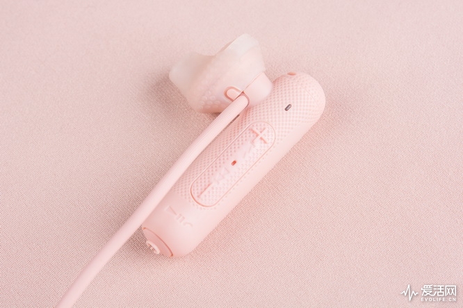 挂着两粒胶囊跑步是什么感受?让索尼WI-SP50