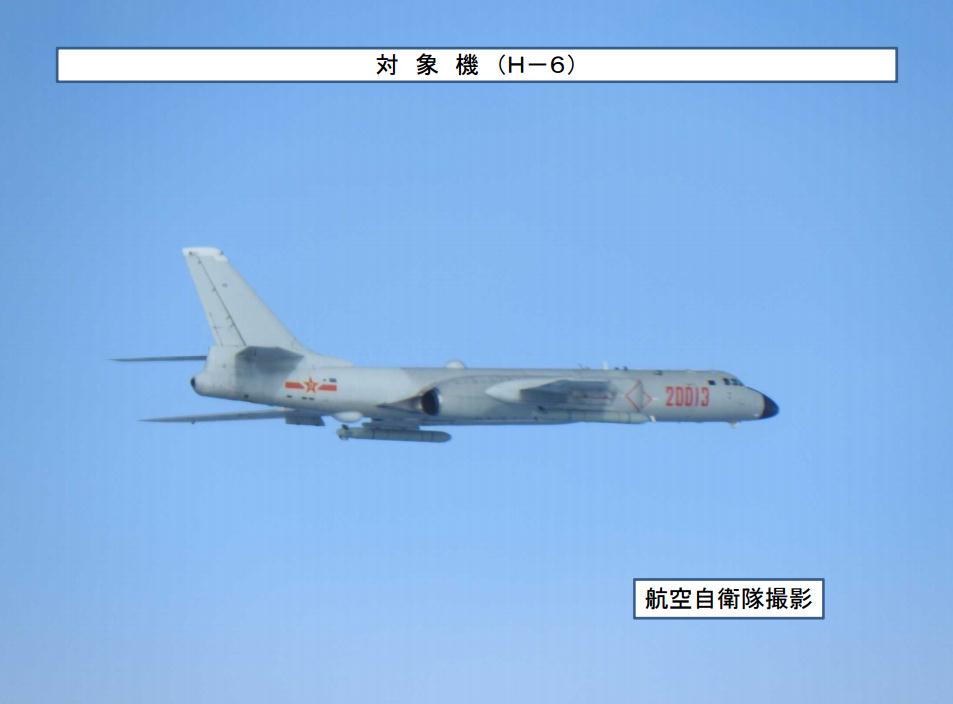 不仅实弹射击演练，解放军两架轰6K还绕飞台湾岛