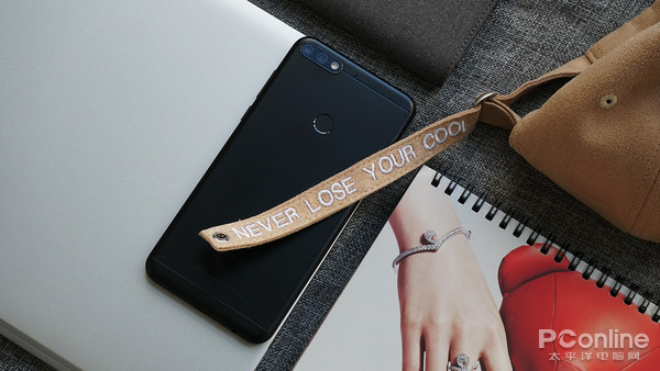 千元级手机也有好选择 荣耀畅玩7A苏宁799元