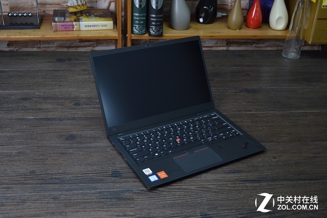 thinkpadx1carbon2018外观精致