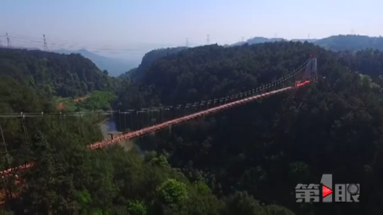 再添刺激好玩法 5D全景式玻璃桥下月将开门迎