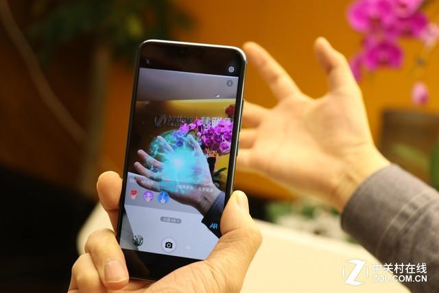 定位年轻群体 其实荣耀10适合这些人 