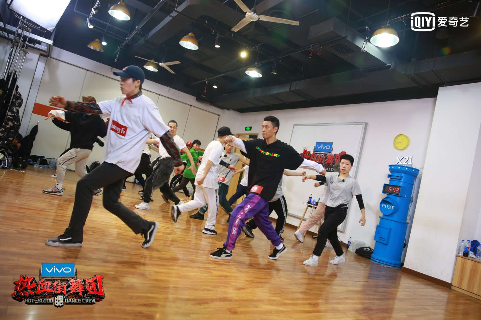 《热血街舞团》战队齐舞状况频出 肖杰信心不
