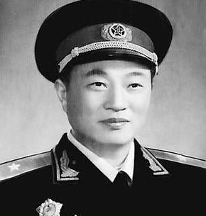 此人作战勇猛却最怕当官,曾两次'抗命'拒官挨扁