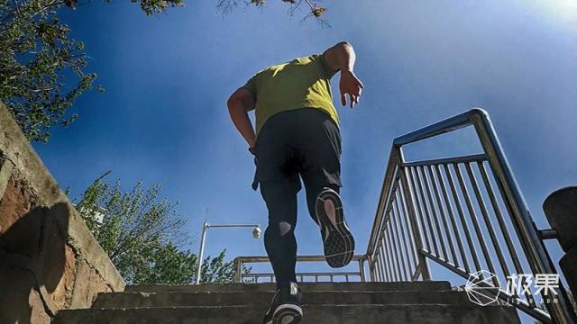 速干透气贴身舒适，让你肆意运动不燥热—优衣库运动活力系列套装评测