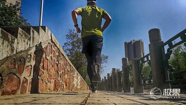 速干透气贴身舒适，让你肆意运动不燥热—优衣库运动活力系列套装评测