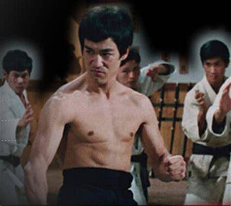 李小龙 李连杰 甄子丹 梁小龙 你觉得谁的陈真最经典 谁最能打?