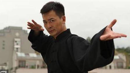 李小龙 李连杰 甄子丹 梁小龙 你觉得谁的陈真最经典 谁最能打?