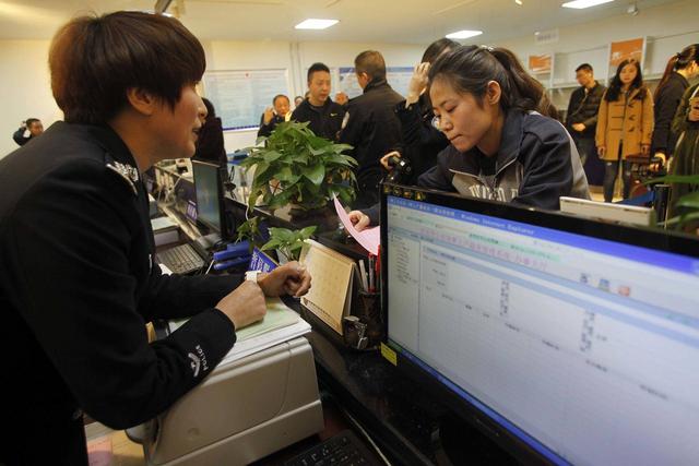 二线城市抢人战:免费住每月给3万零花钱,最狠