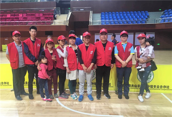 湖北嘉鱼义工为嘉鱼县2018职工乒乓球赛活动