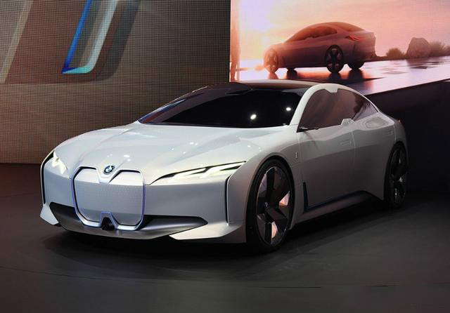 宝马iX3全电动概念车亮相北京车展与捷豹i-Pace、奥迪E-Tron竞争