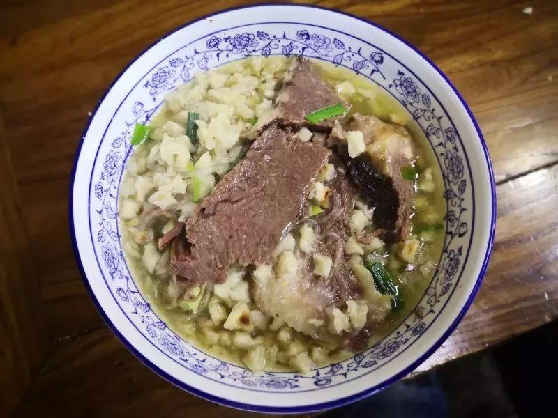 在西安泡馍店里掰馍的都是社会人