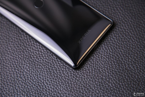 索尼Xperia XZ2