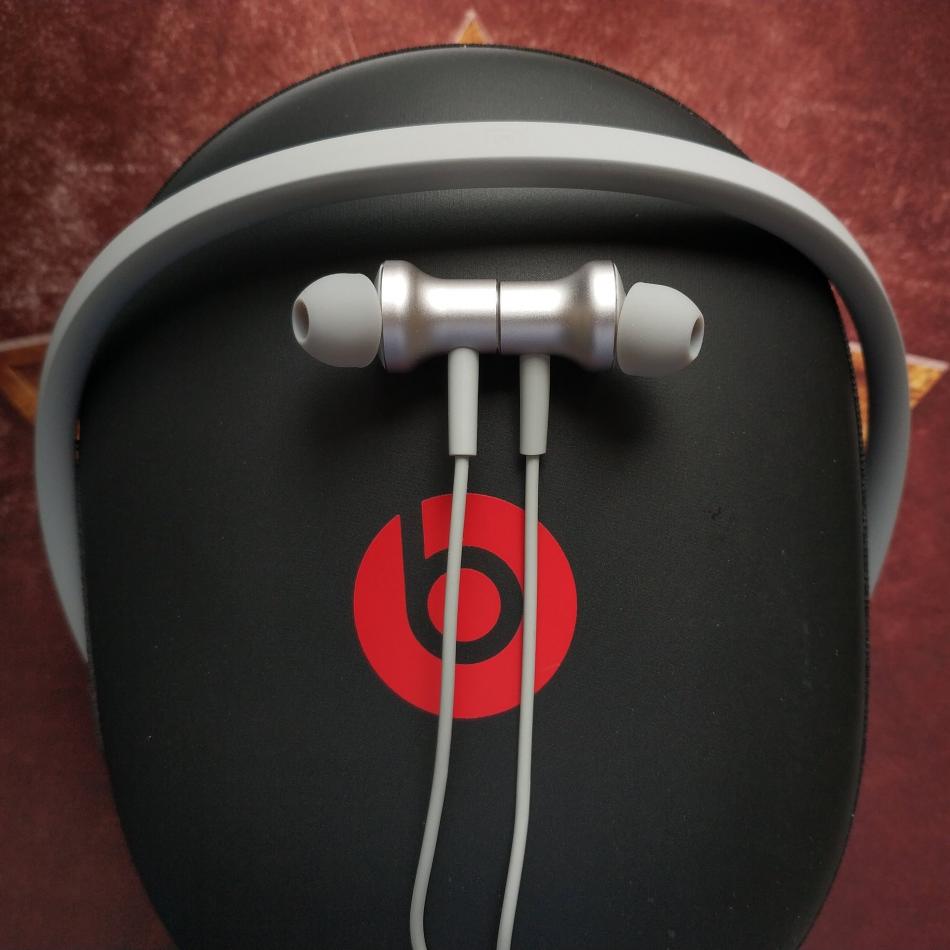 小米的这款项圈蓝牙耳机到底怎么样?网友:用了