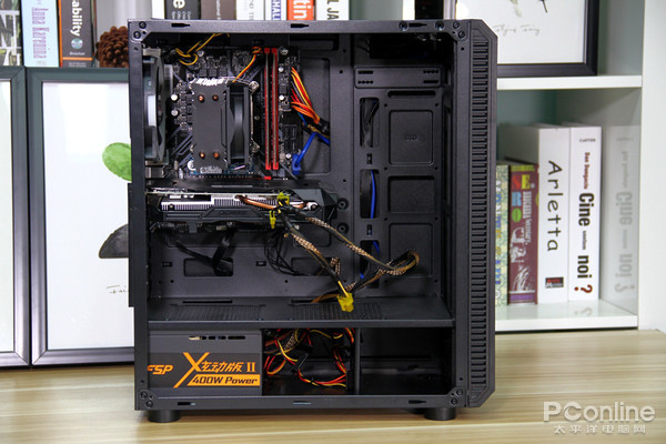 宽大内部空间 宽大内部空间