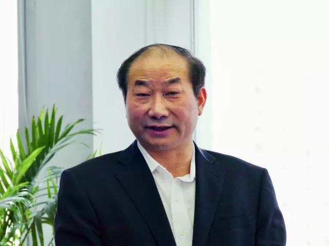 贵州华农董事长_贵州董事长酒(2)