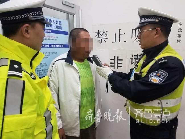 男子驾照被吊销不知悔改,竟然酒后开车上高速