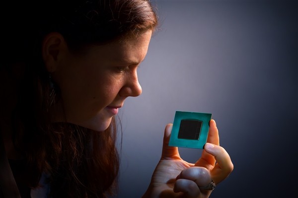 Intel推出Stratix 10 FPGA芯片