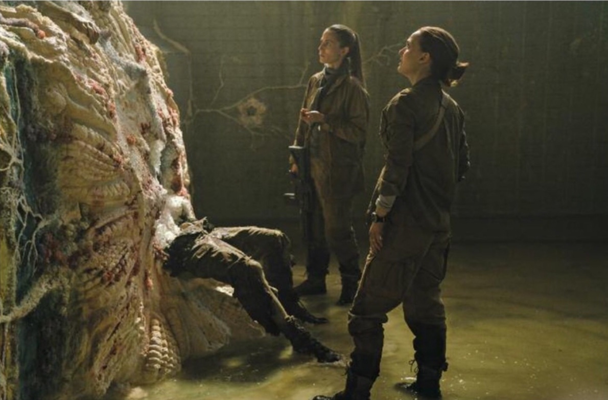 《霸主》不是《科洛弗档案》续集 但它脑洞很疯狂