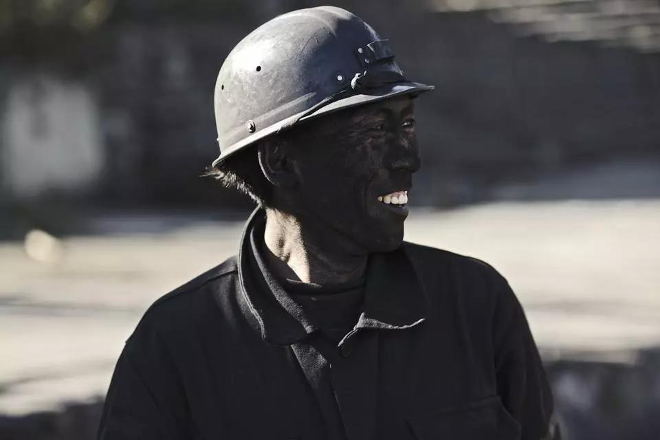 人社部紧急通知:煤矿工人工资即将上涨!望大家