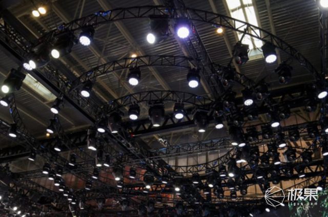 同一个生产线，为什么展车与上路车像买家秀卖家秀？