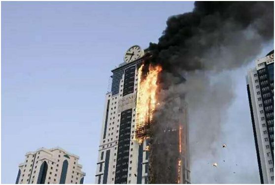 巴西圣保罗大火,引发高楼坍塌,40余人失踪.