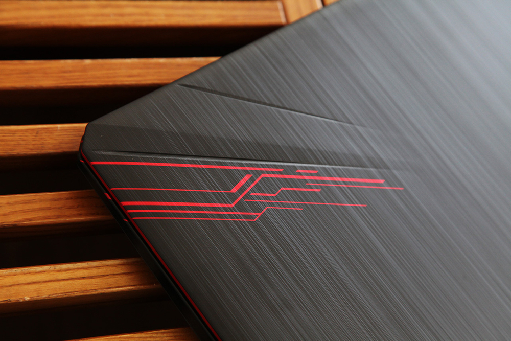 升级8代酷睿 华硕飞行堡垒五代FX80开箱