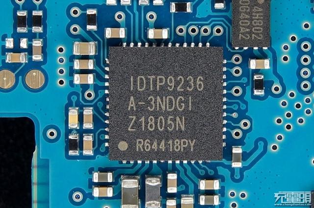 精简换代：三星第五代立式无线充电器（EP-N5100）拆解评测