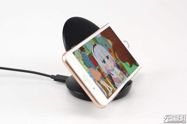 精简换代：三星第五代立式无线充电器（EP-N5100）拆解评测