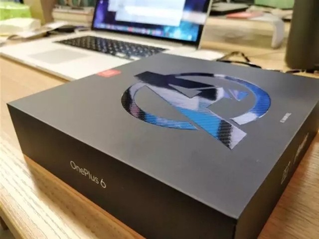 一加6漫威定制版包装现身 漫威Logo抢眼 