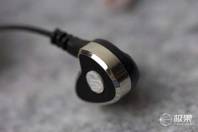 初烧做入门之用，999元的动圈塞子是否值得买—瑞弦Xcited2试玩测评