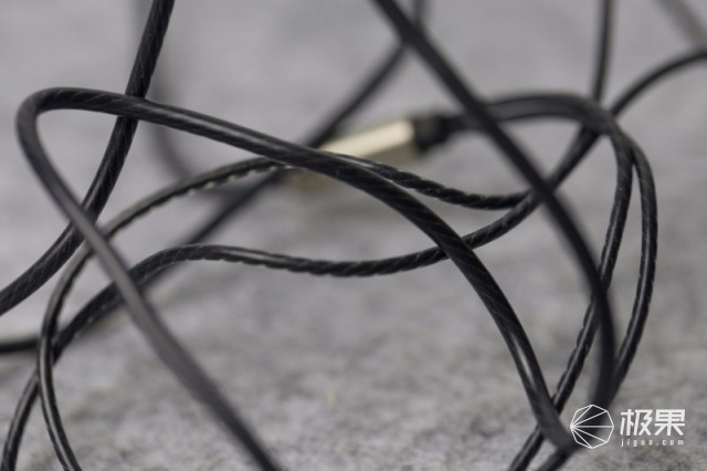 初烧做入门之用，999元的动圈塞子是否值得买—瑞弦Xcited2试玩测评